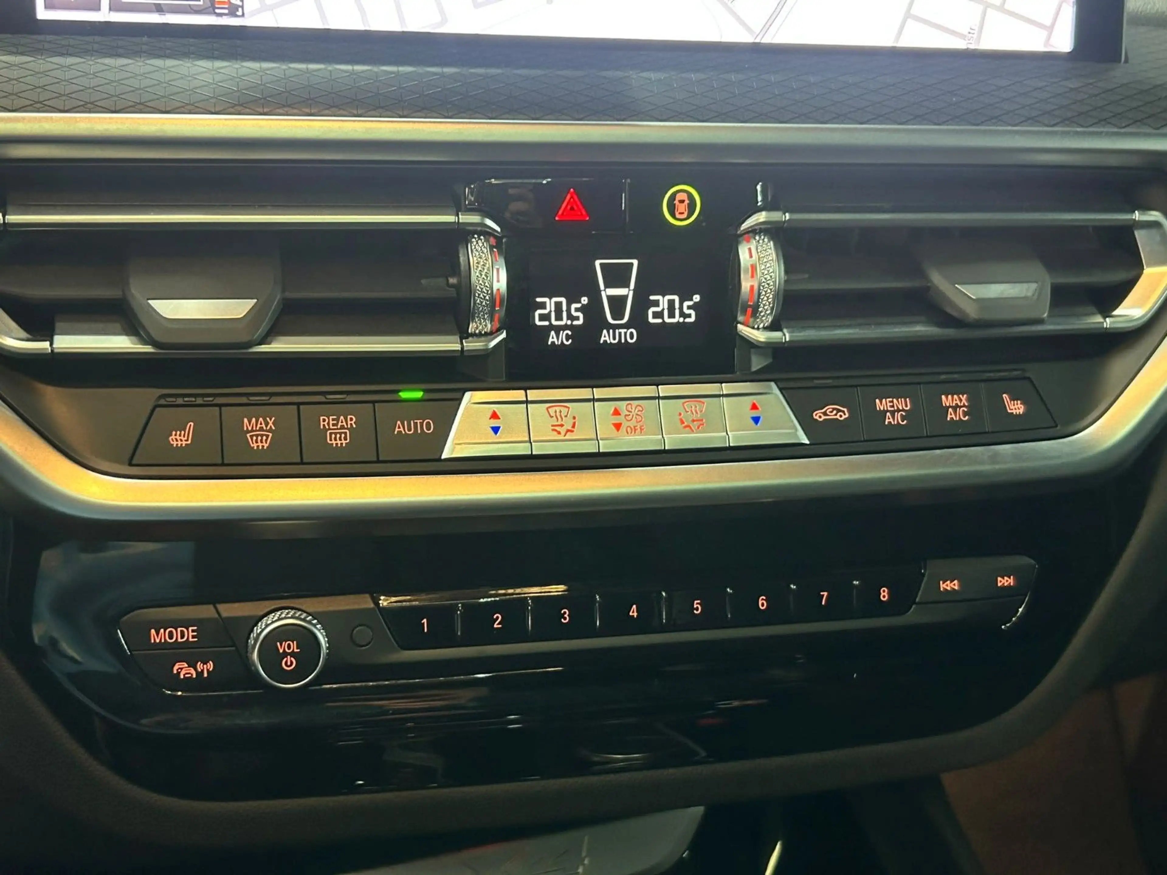 BMW X4 xDrive 30 d M SPORT*HEAD-UP*AHK*PANO*KAMERA* — photo 15