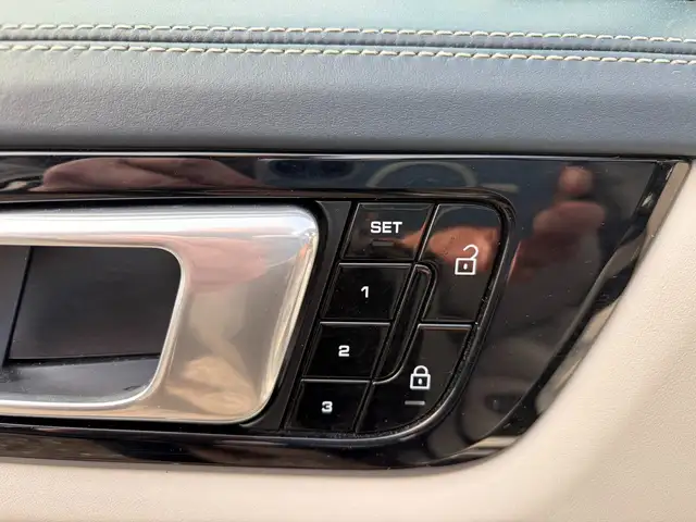 Porsche Cayenne III E-Hybrid*Panorama-PDLS-Leder...* Ansicht 28