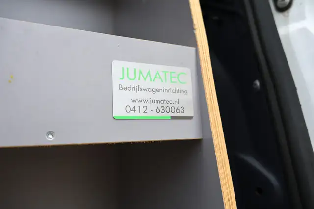 Mercedes-Benz Sprinter view 10