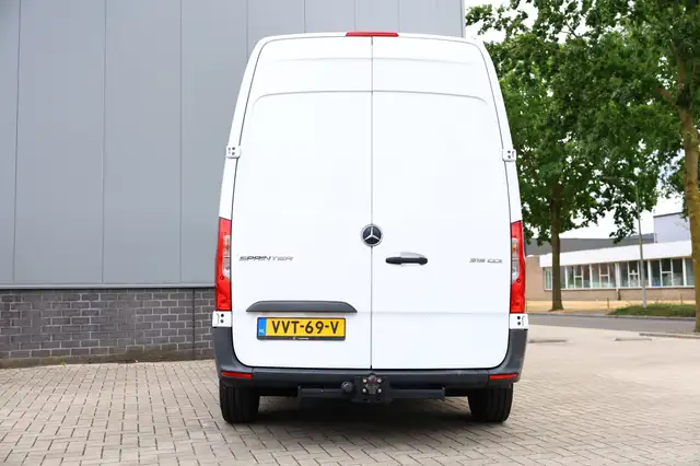 Mercedes-Benz Sprinter view 15