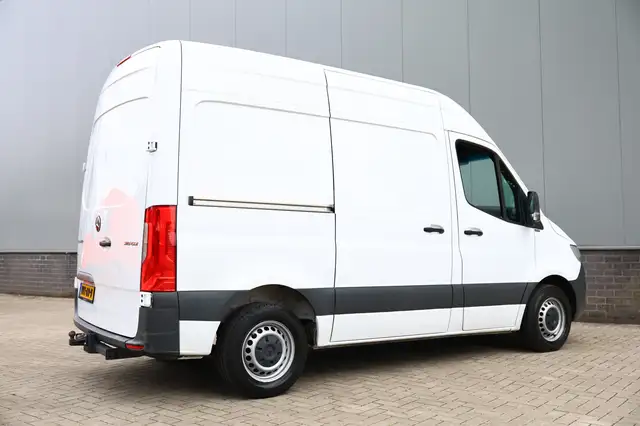 Mercedes-Benz Sprinter view 7