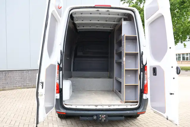 Mercedes-Benz Sprinter view 12