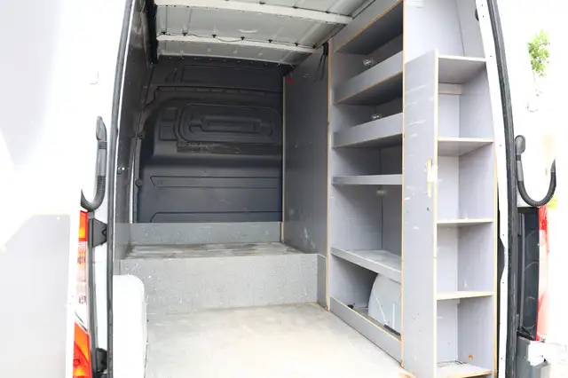 Mercedes-Benz Sprinter view 14