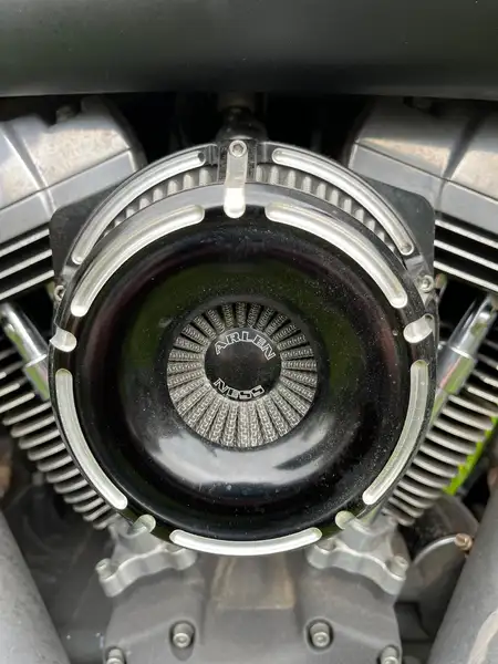 Harley-Davidson Dyna Street Bob - foto 5