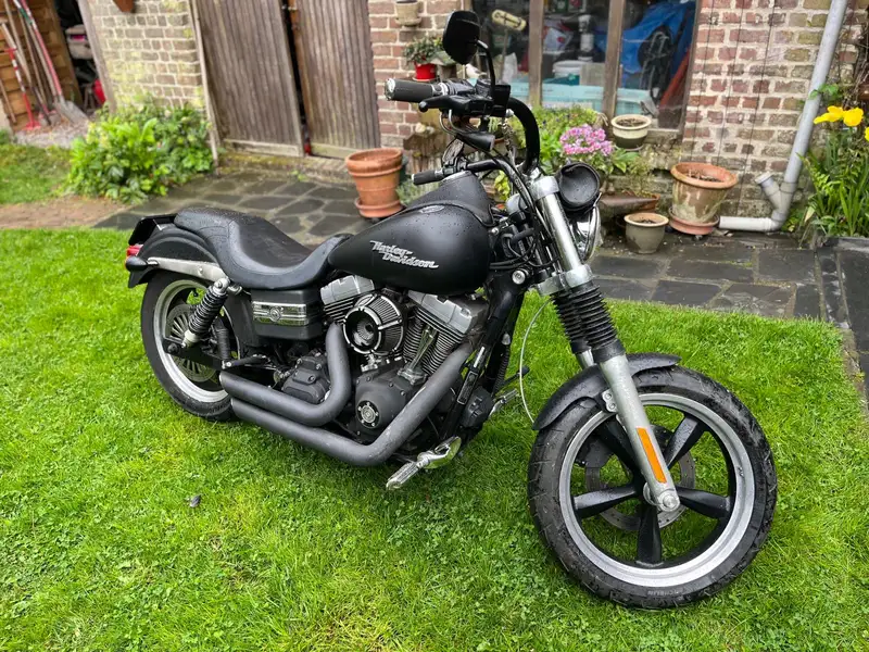 Harley-Davidson Dyna Street Bob