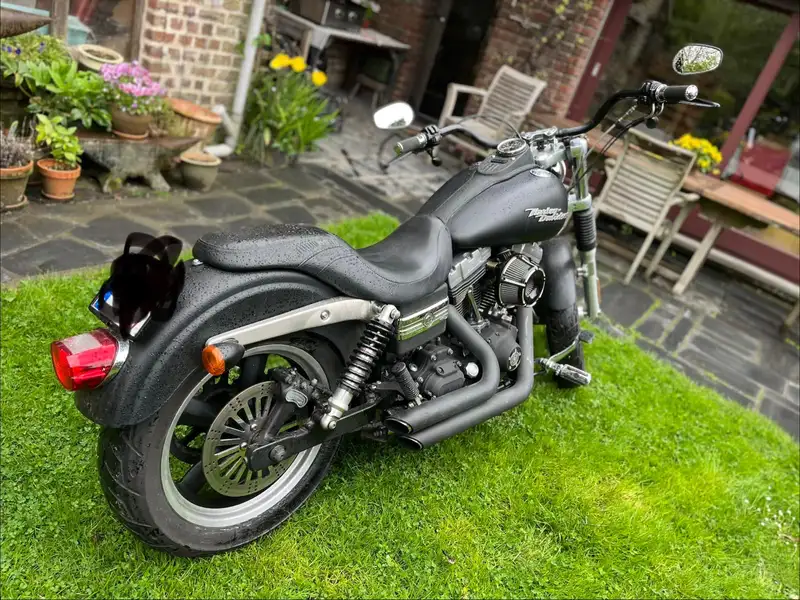 Harley-Davidson Dyna Street Bob - foto 2