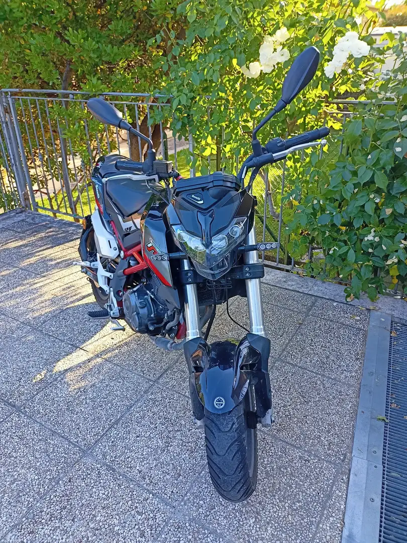 Benelli TNT 125 Black - 1