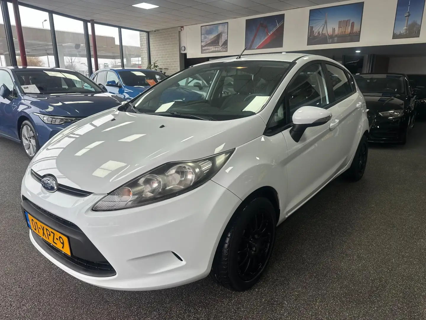 Ford Fiesta 1.25 Champion Weiß - 1