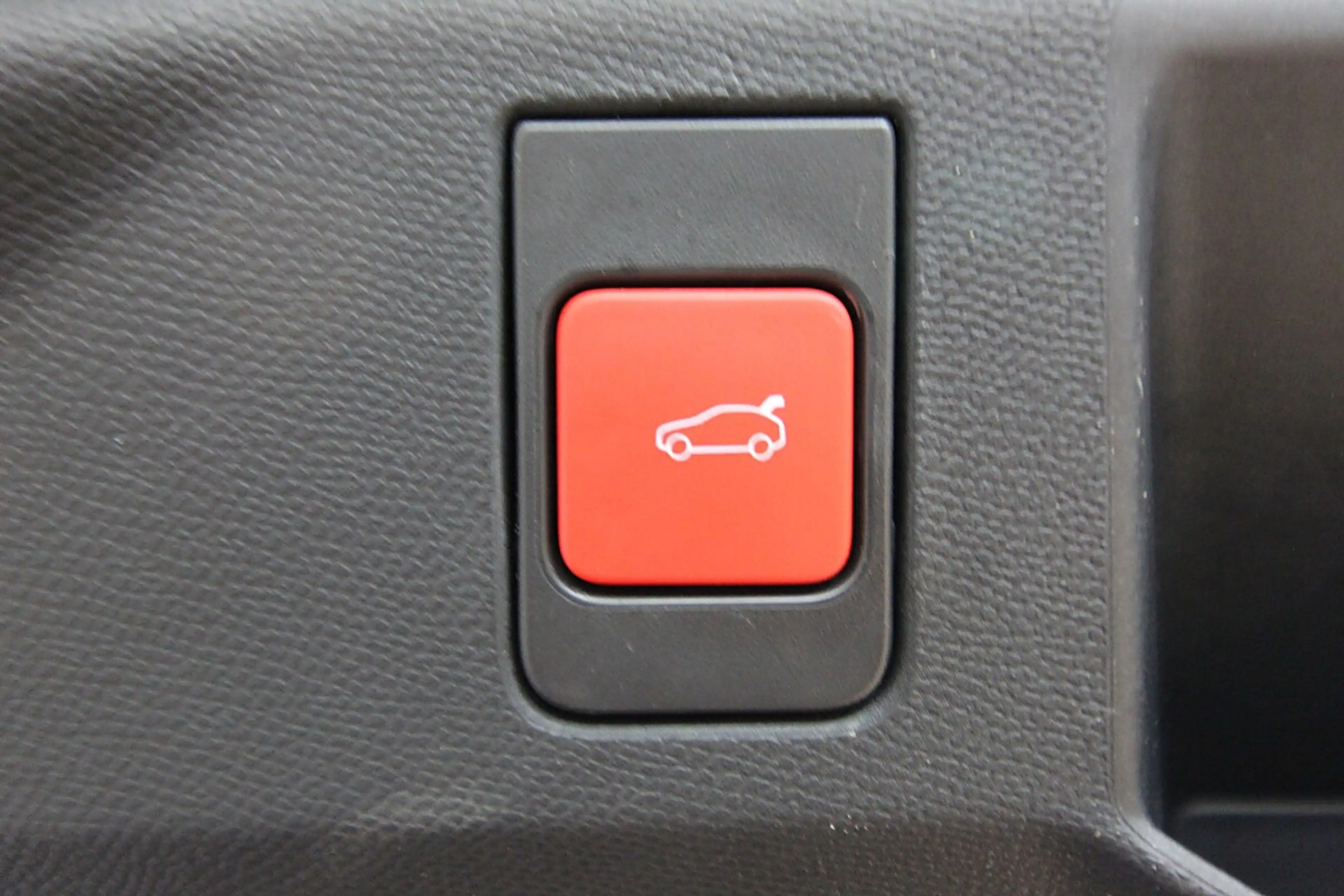 Peugeot 5008 mHEV 145 e-DCS6 GT Aut. — photo 11