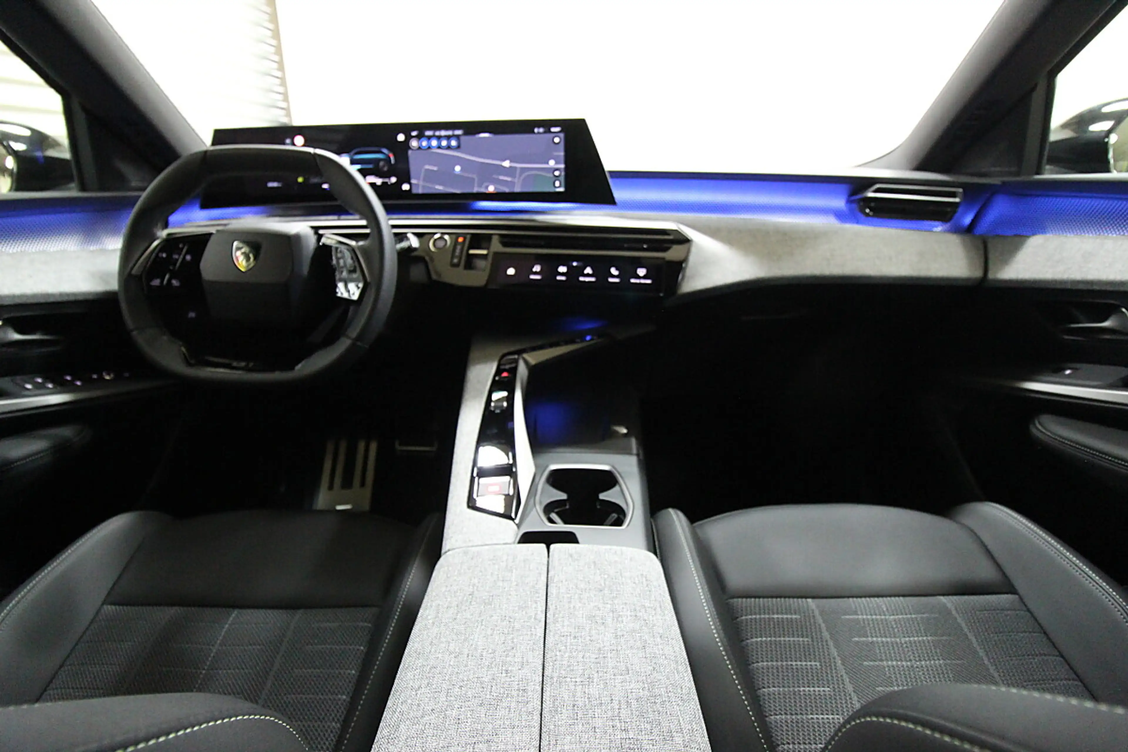 Peugeot 5008 mHEV 145 e-DCS6 GT Aut. — photo 12
