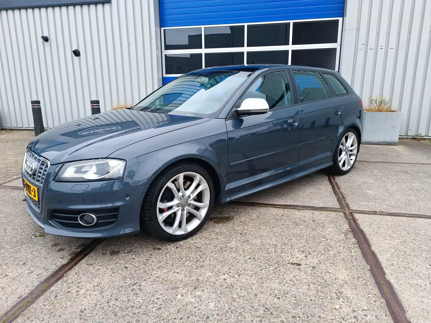 Audi S3 S3 2.0 TFSI Sportback Quattro Pro Line 195KW/266PK Szary - 2