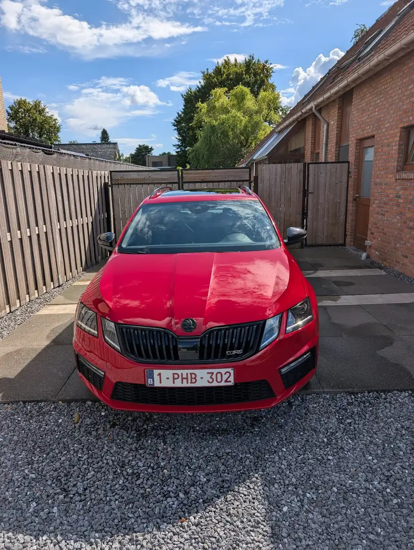 Skoda Octavia Combi 2.0 TSI DSG RS - 2
