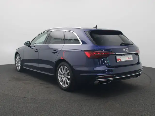 Audi A4 view 5