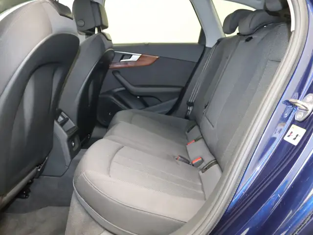 Audi A4 view 13