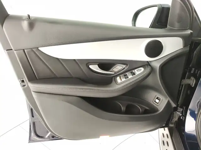 Mercedes-Benz 300 view 12