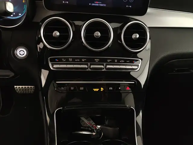 Mercedes-Benz 300 view 21