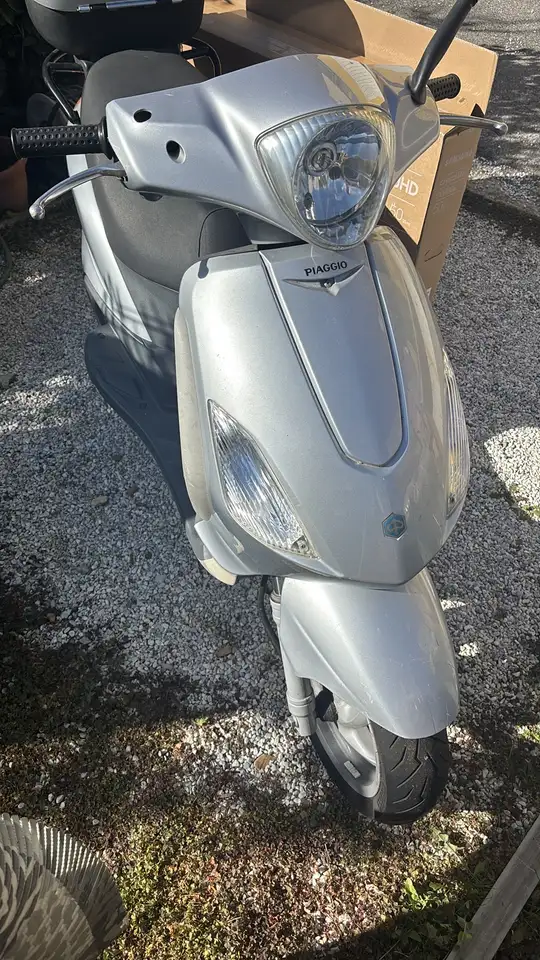 Piaggio Fly 125