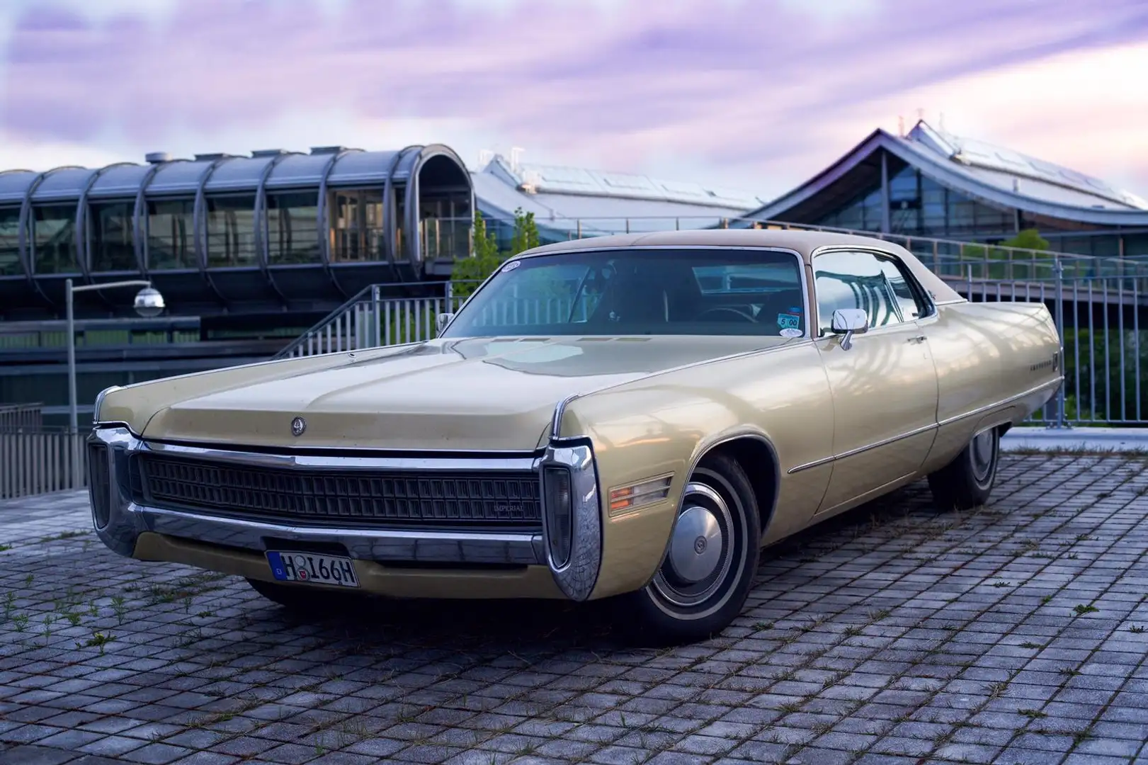 Chrysler Imperial LeBaron Coupe Gold - 1