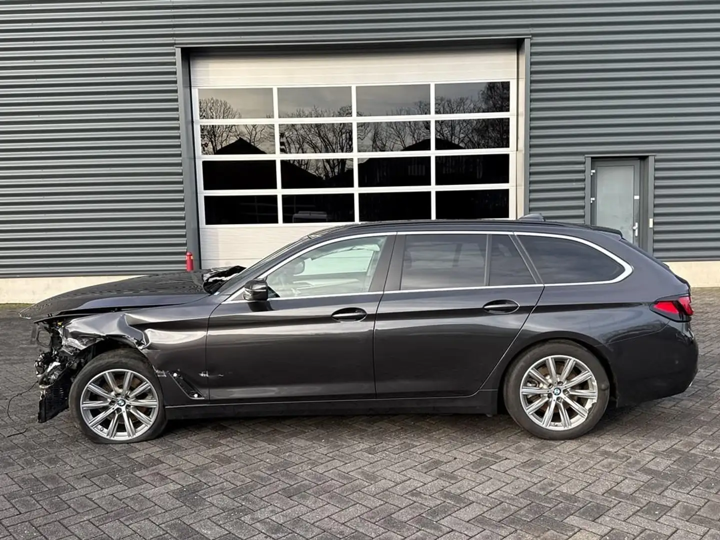 BMW 520 5-serie 520d Business Edition Plus, memory seat, t Zwart - 2