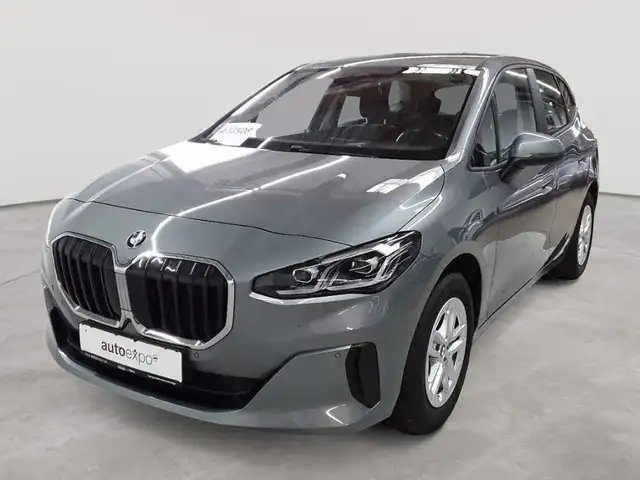 BMW 2 Series view 2