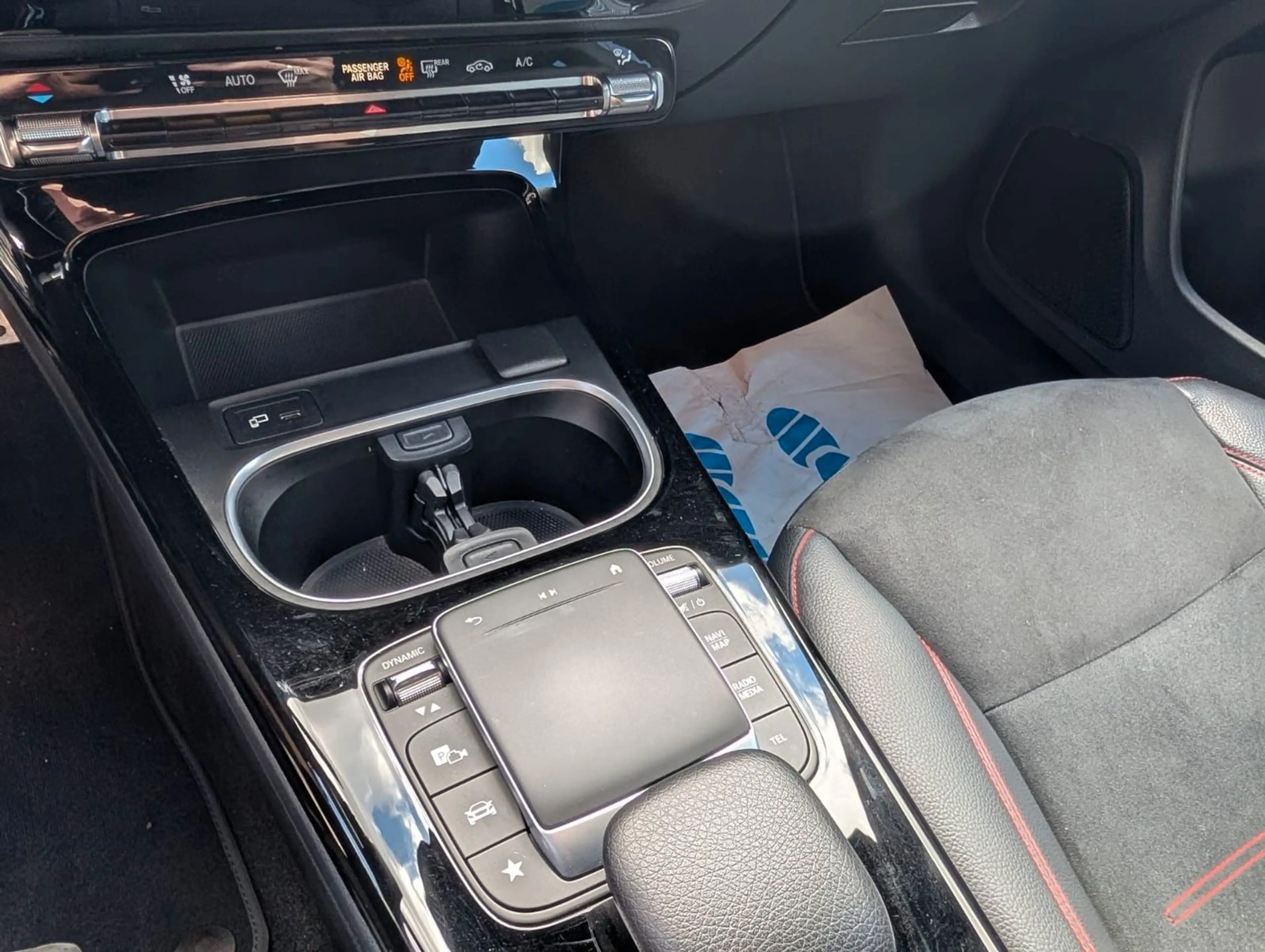 Mercedes-Benz CLA 220 AMG Sport-Paket — photo 8