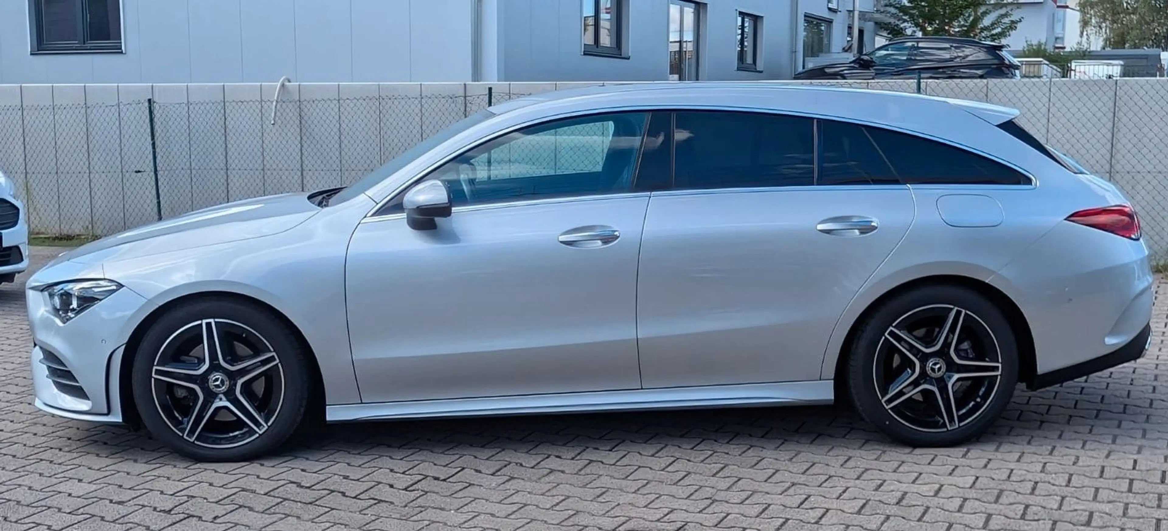 Mercedes-Benz CLA 220 AMG Sport-Paket — photo 3