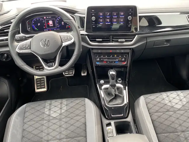 Volkswagen T-Roc view 9