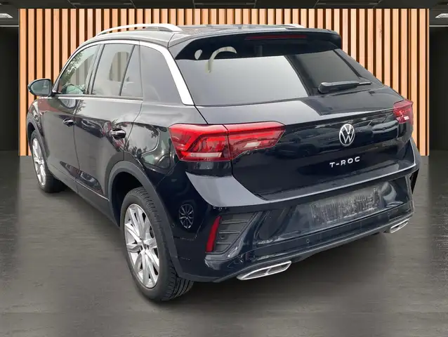 Volkswagen T-Roc view 4