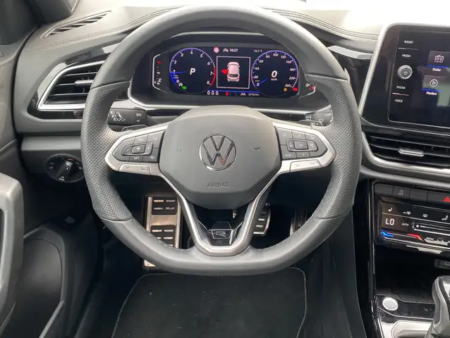 Volkswagen T-Roc view 11