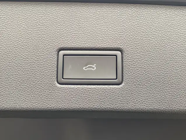 Volkswagen T-Roc view 15