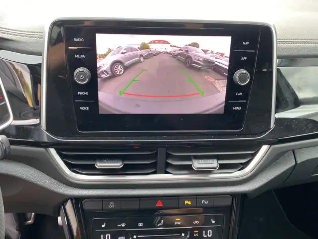 Volkswagen T-Roc view 8
