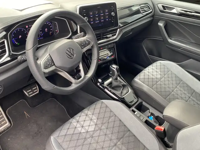 Volkswagen T-Roc view 10