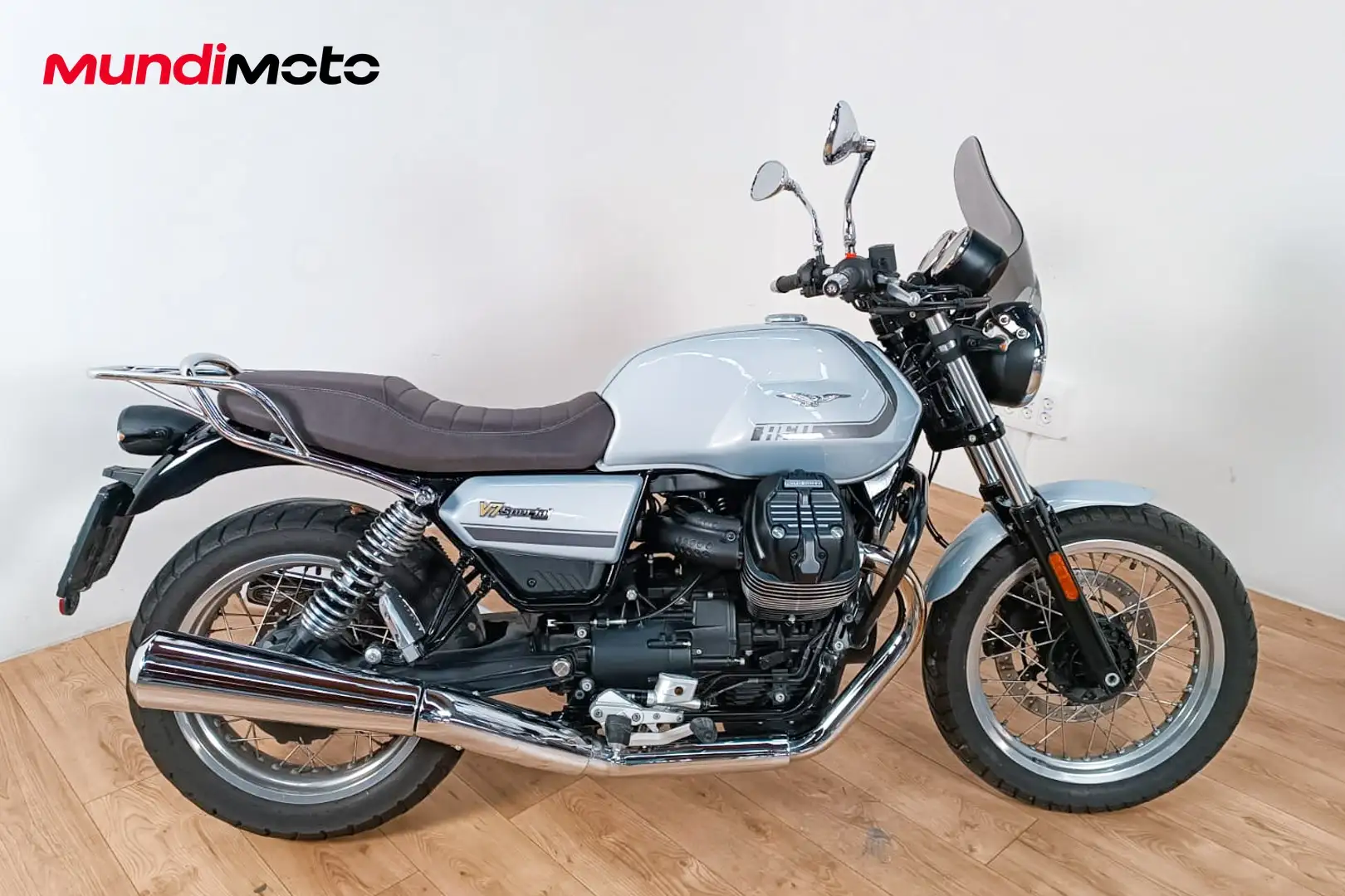 Moto Guzzi V 7 - 1