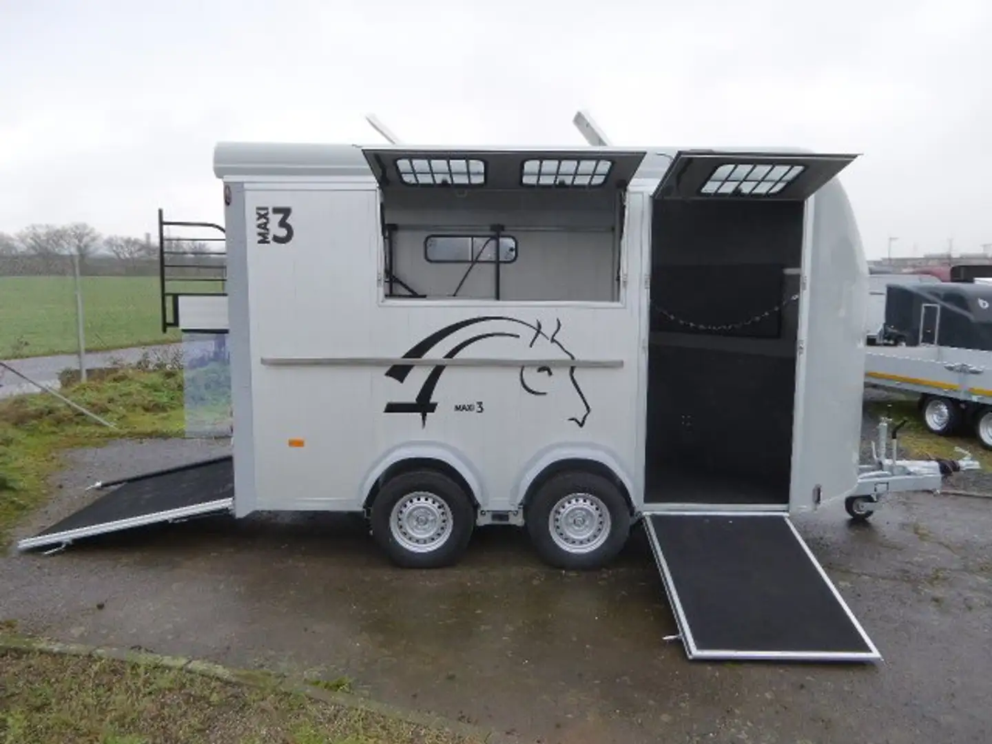 Cheval Liberte MAX 3 3-Pferde+GROßE Sattelkammer  3,5t Silber - 1