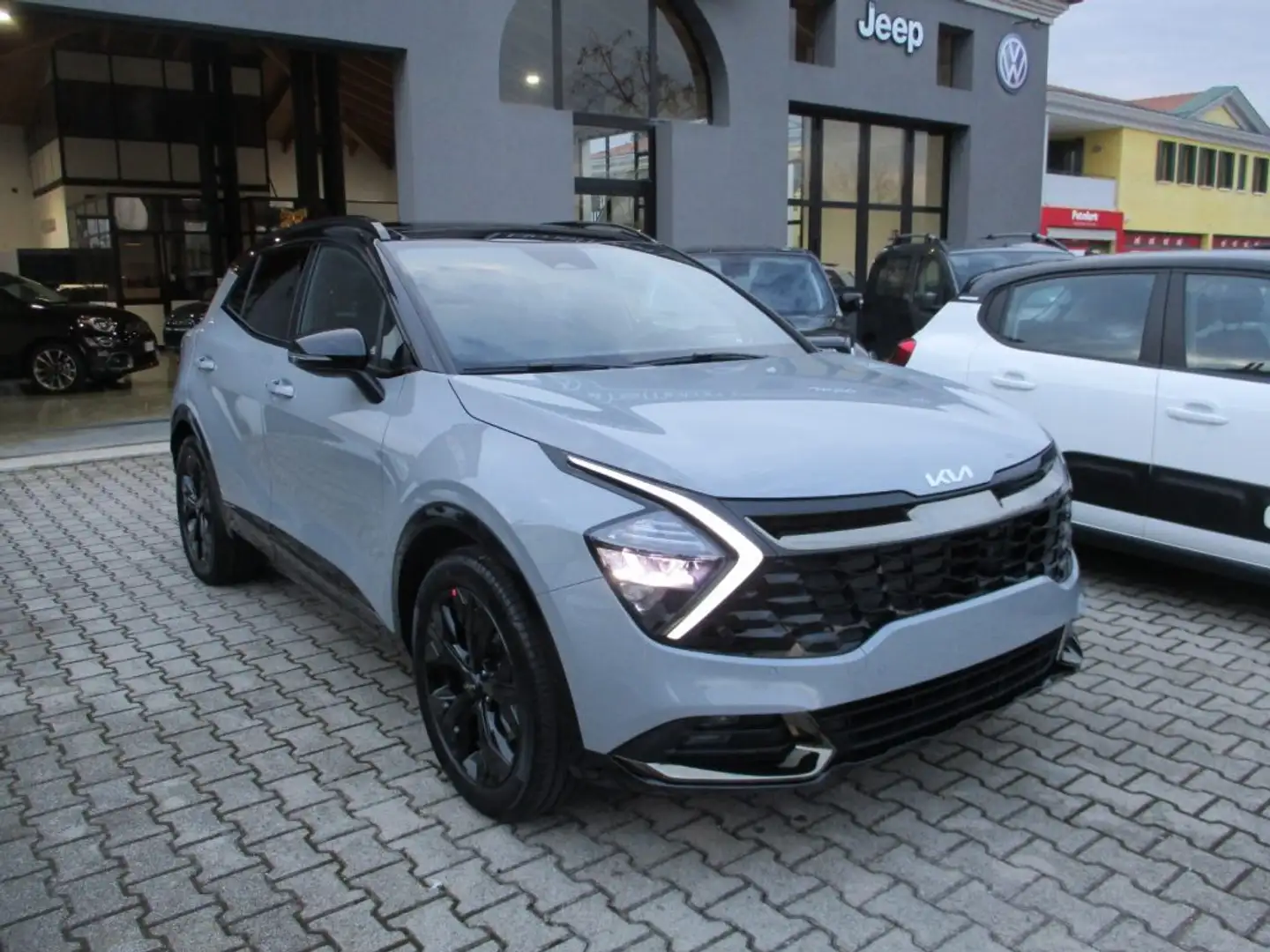 Kia Sportage 1.6 TGDi HEV AT Special Edition TETTO Grigio - 1