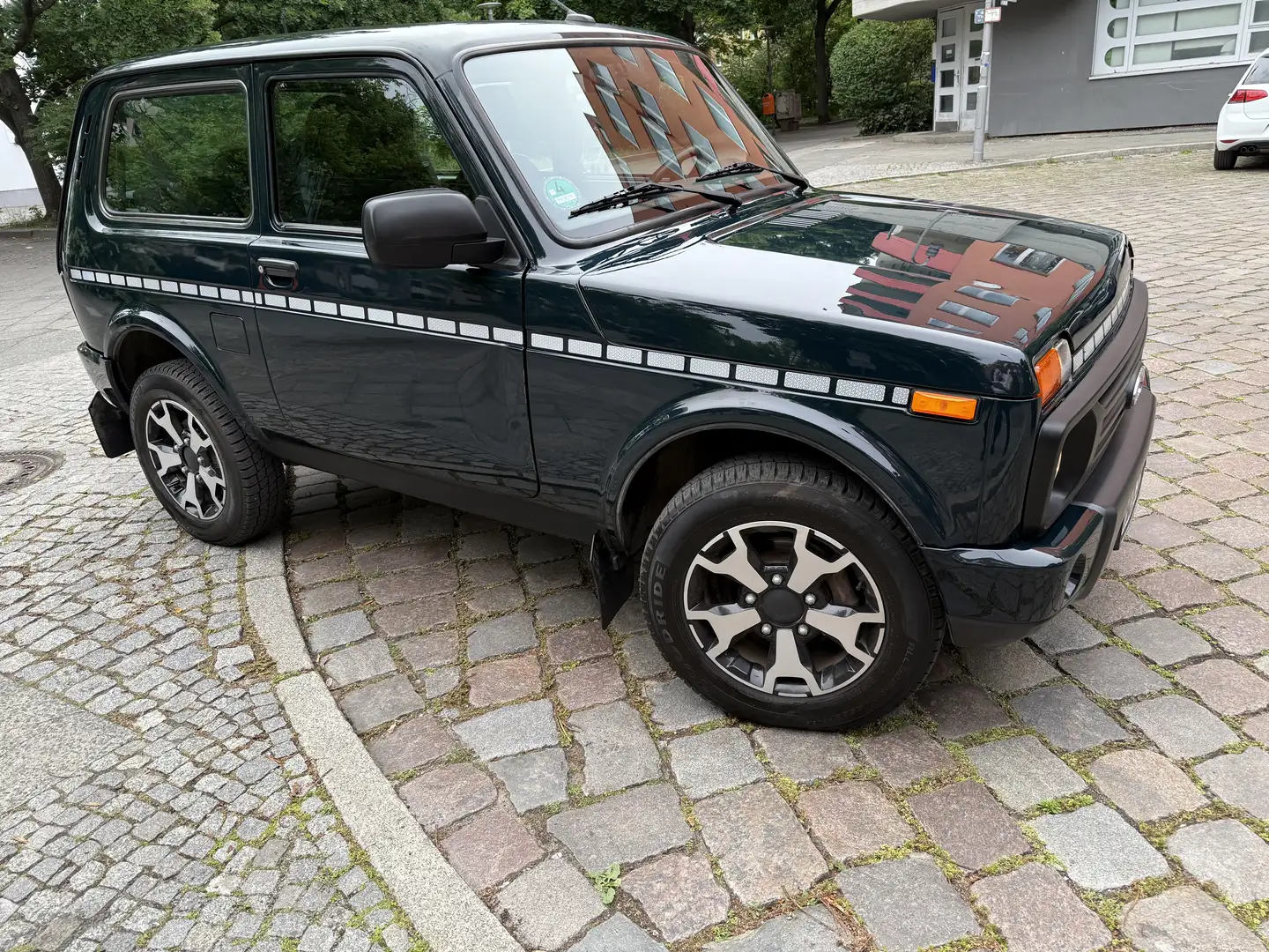 Lada Niva 1.7. URBAN Plus 4x4 Klima. servo. - 2
