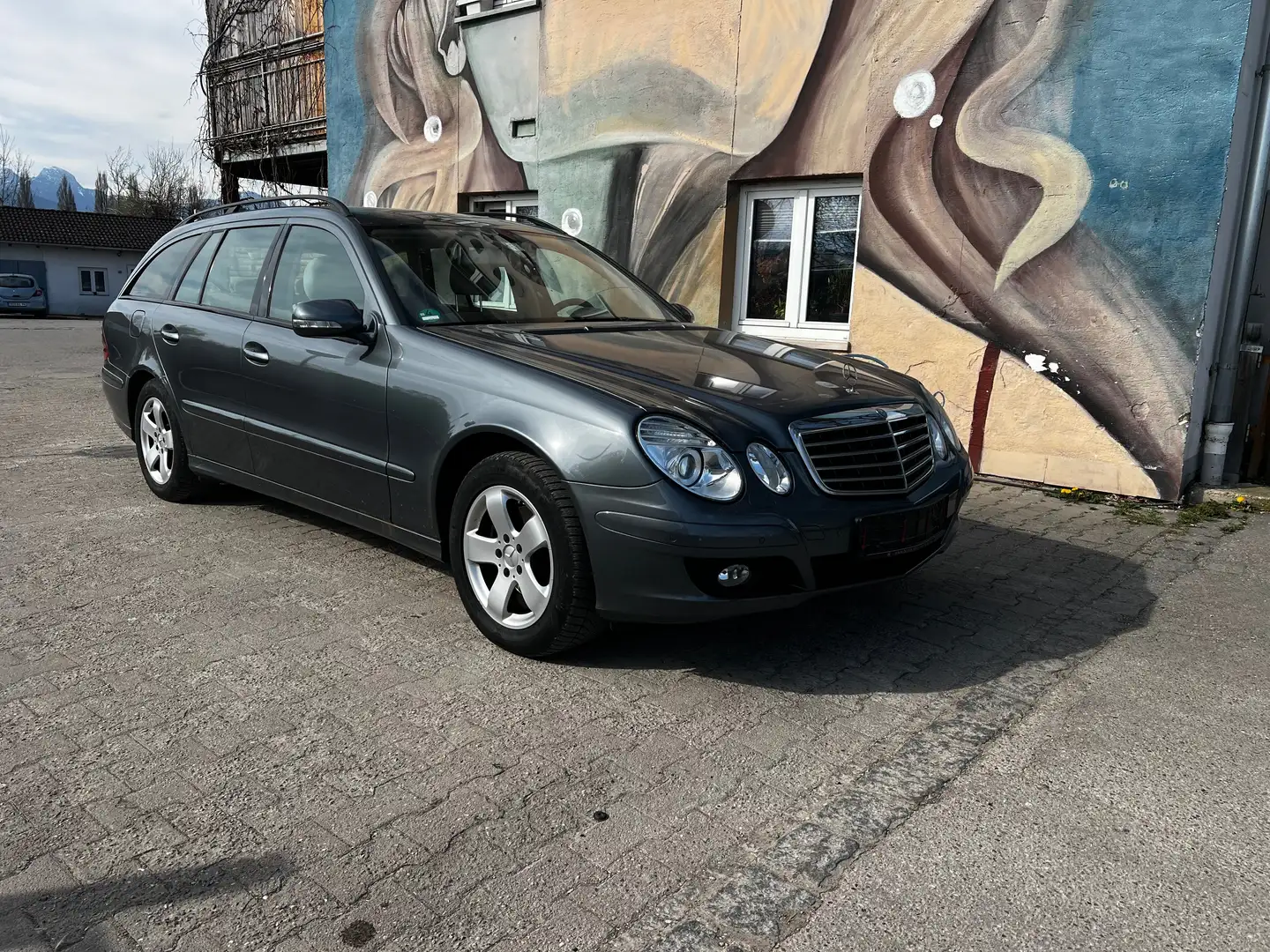 Mercedes-Benz E 220 T CDI Automatik Classic DPF Grau - 1
