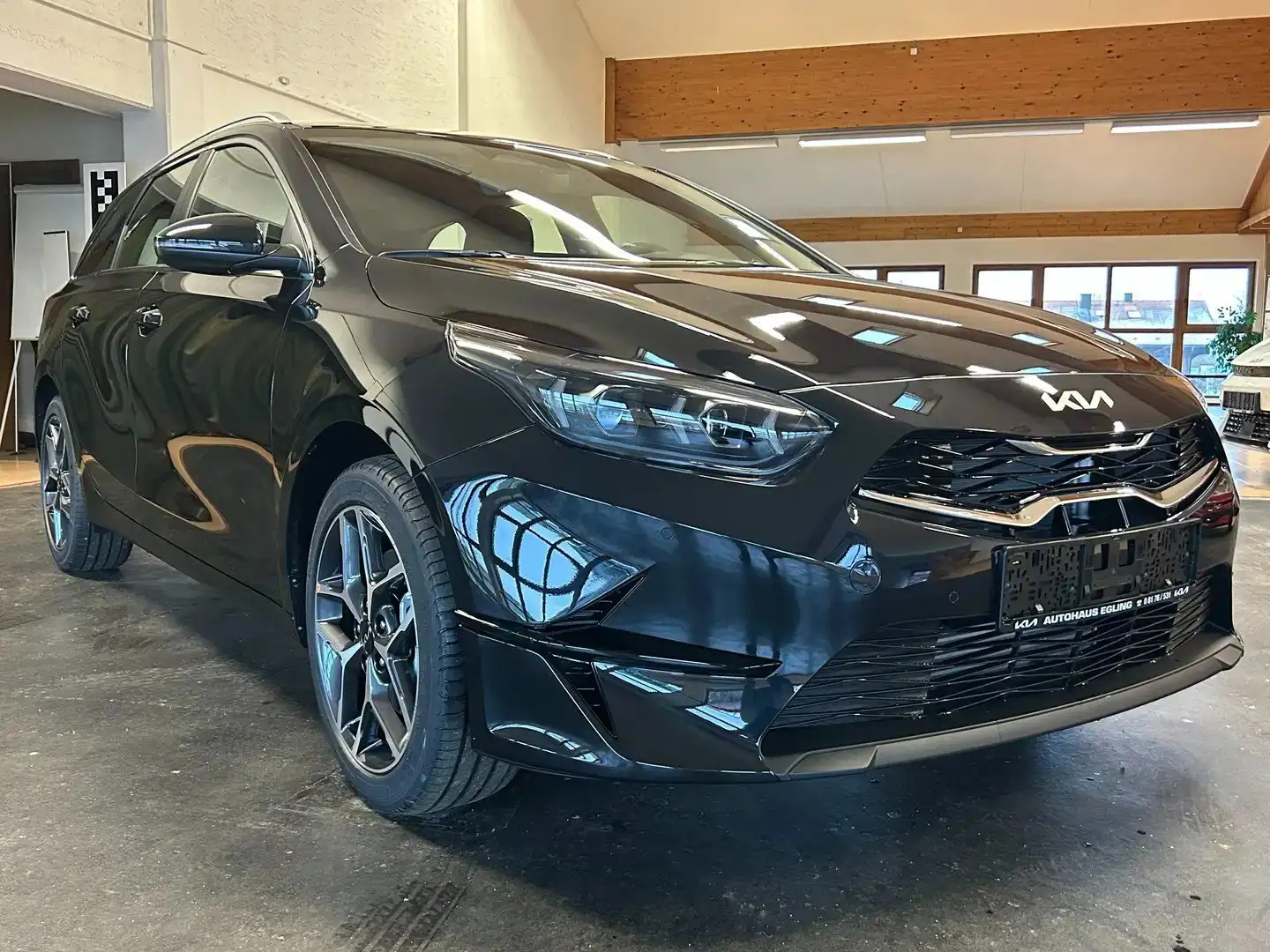 Kia Ceed SW / cee'd SW Spirit* Kamera*Navi*Lenkradheizung*AKTIONSPREIS* Schwarz - 1