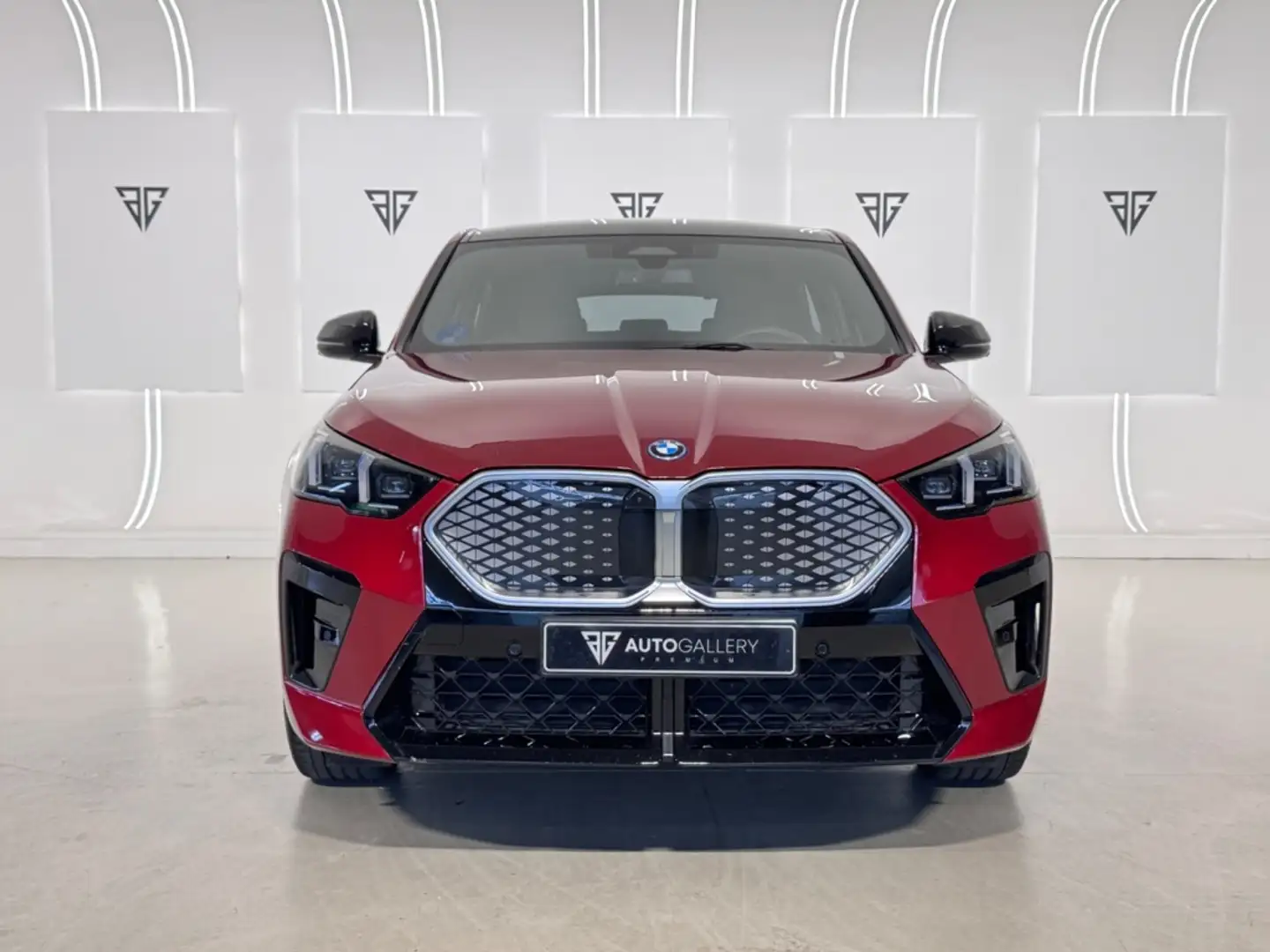 BMW iX2 xDrive30A M Sport Rojo - 2