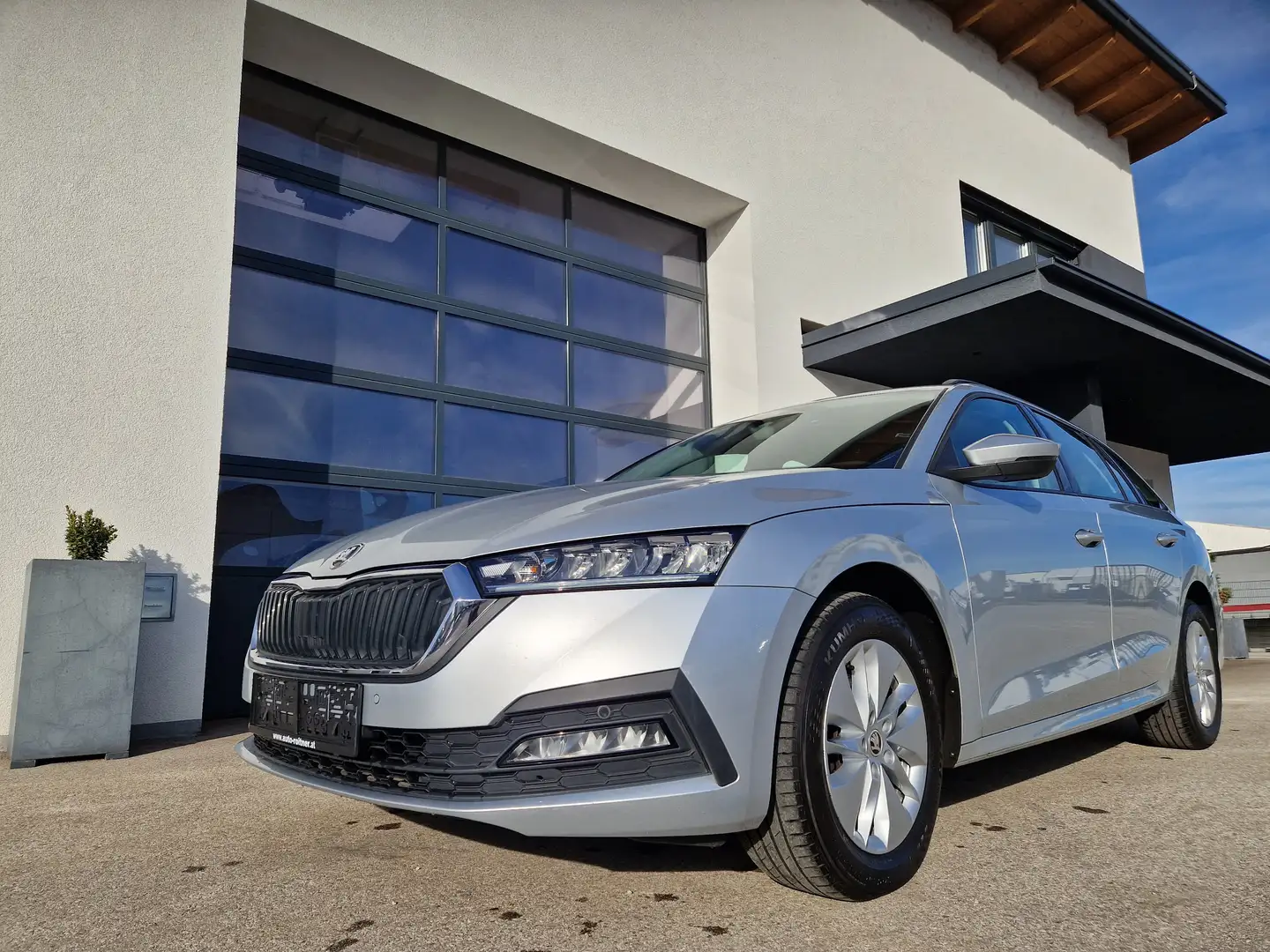 Skoda Octavia OCTAVIA AMBITION 2.0*AHK SCHWENKBAR*LED* Silber - 2