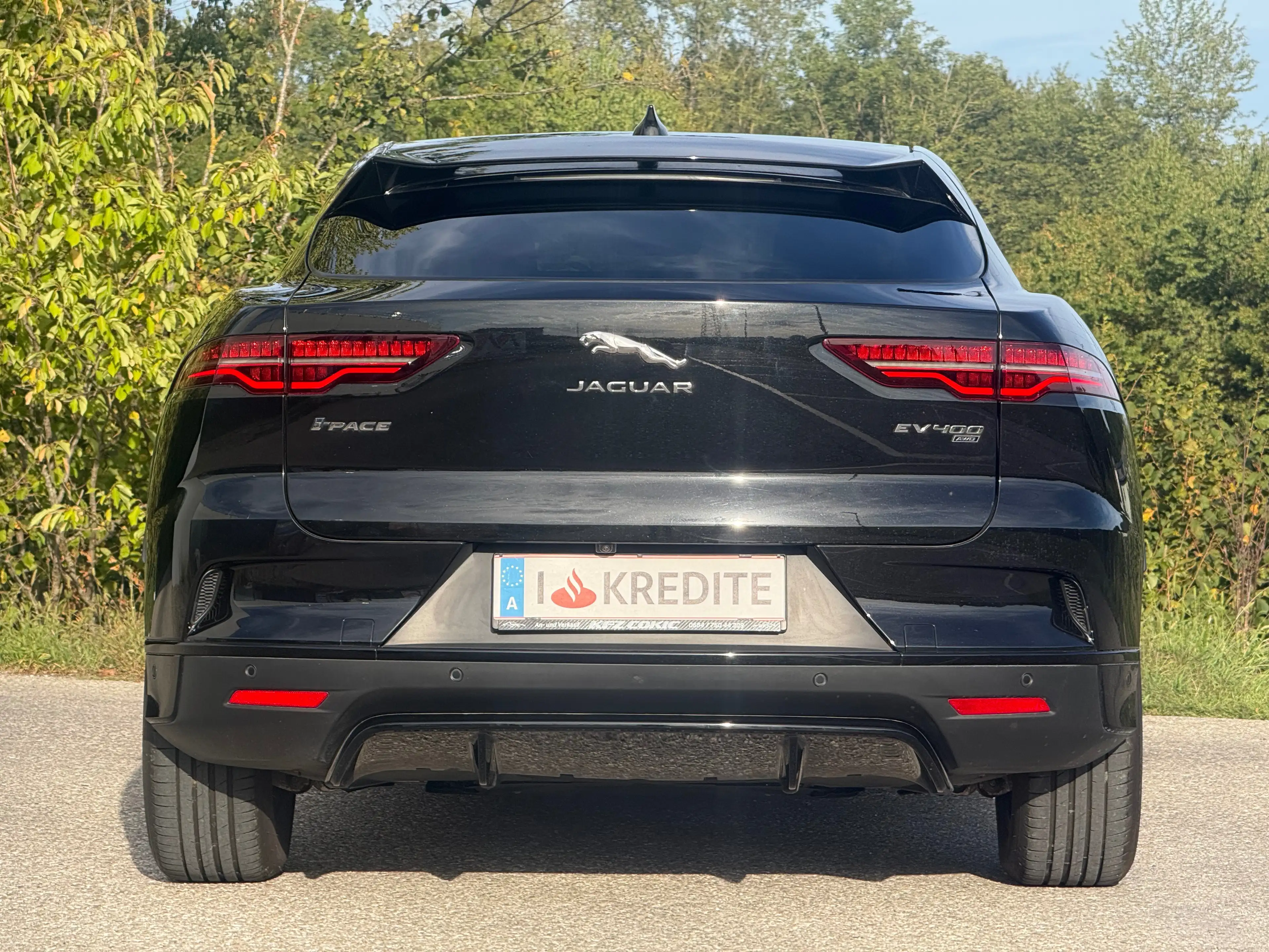 Jaguar I-Pace Top Farbkombination - gepflegt - Top Optik - Finanzierung - Allrad — photo 4
