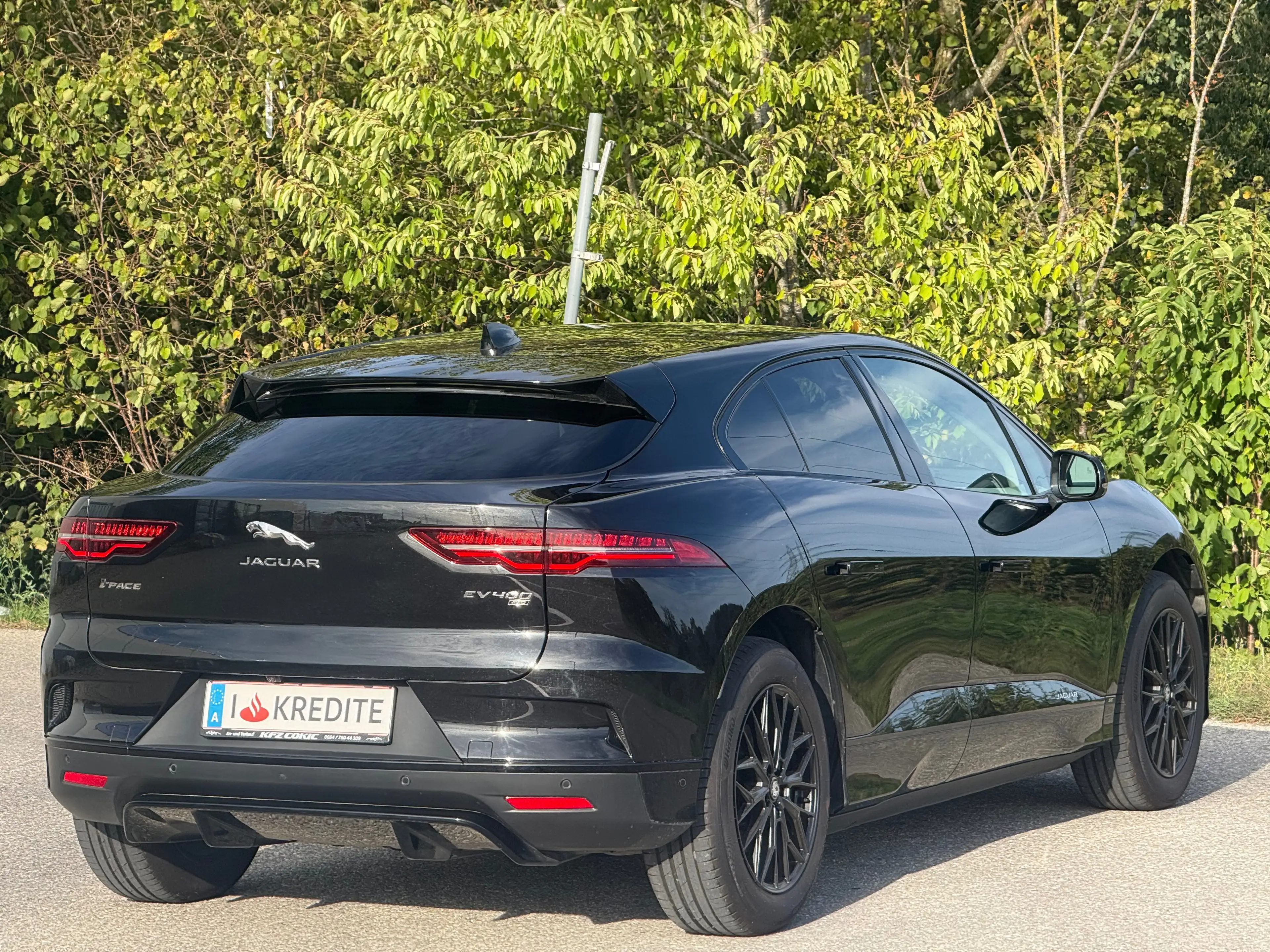 Jaguar I-Pace Top Farbkombination - gepflegt - Top Optik - Finanzierung - Allrad — photo 5
