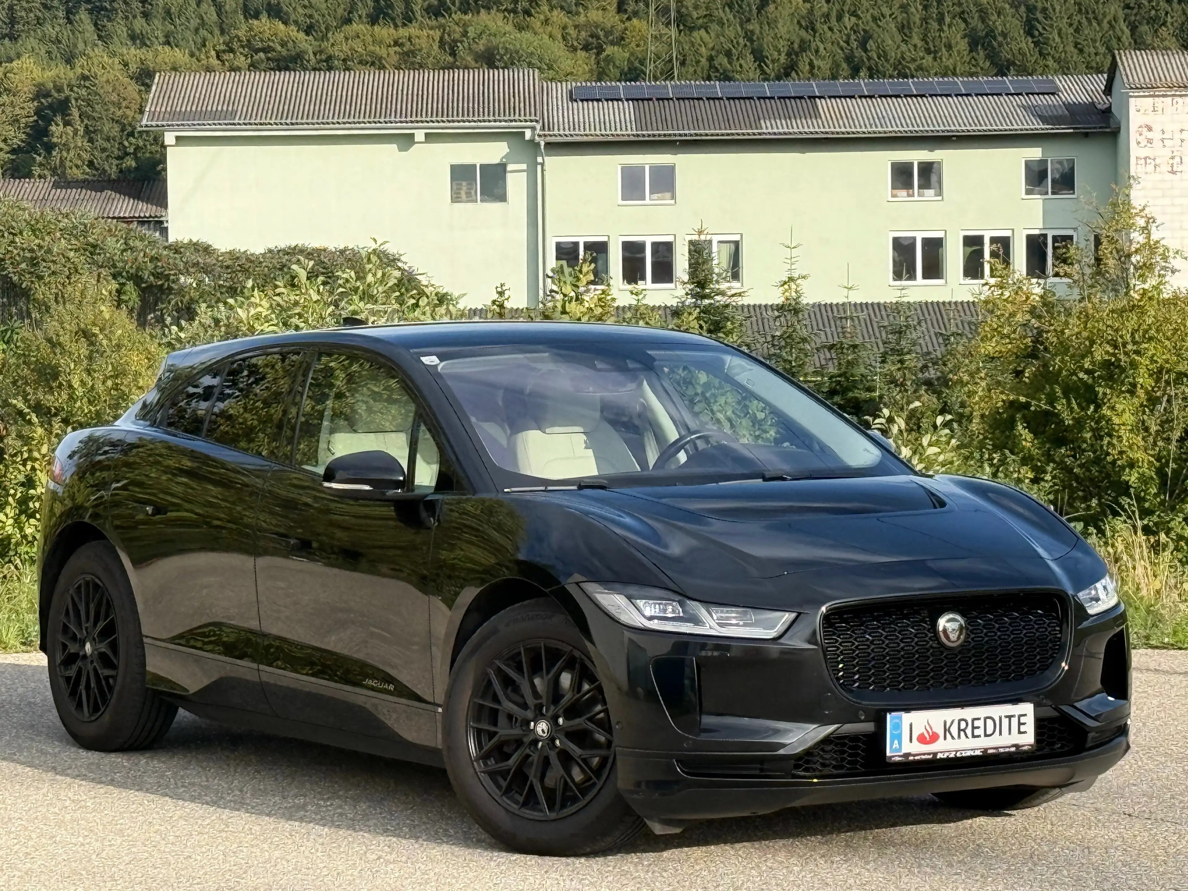 Jaguar I-Pace Top Farbkombination - gepflegt - Top Optik - Finanzierung - Allrad — photo 7