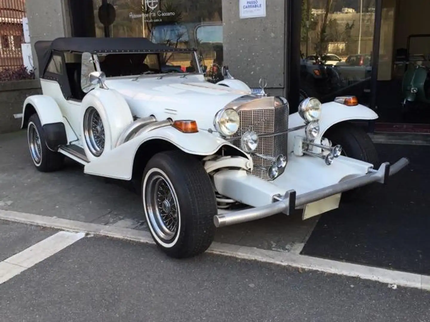 Oldtimer Excalibur Phaetom III s Weiß - 1