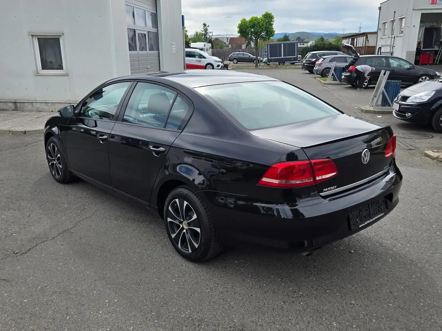 Volkswagen Passat Trendline BlueMotion Schwarz - 2