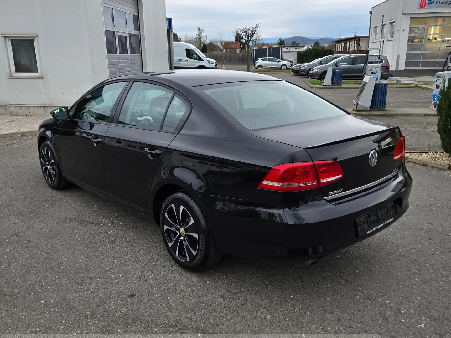Volkswagen Passat Trendline BlueMotion Noir - 2