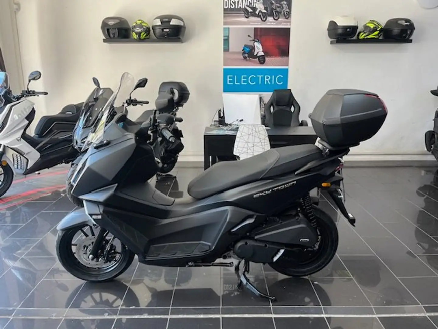 Kymco sky town 125 euro 5+ Schwarz - 2
