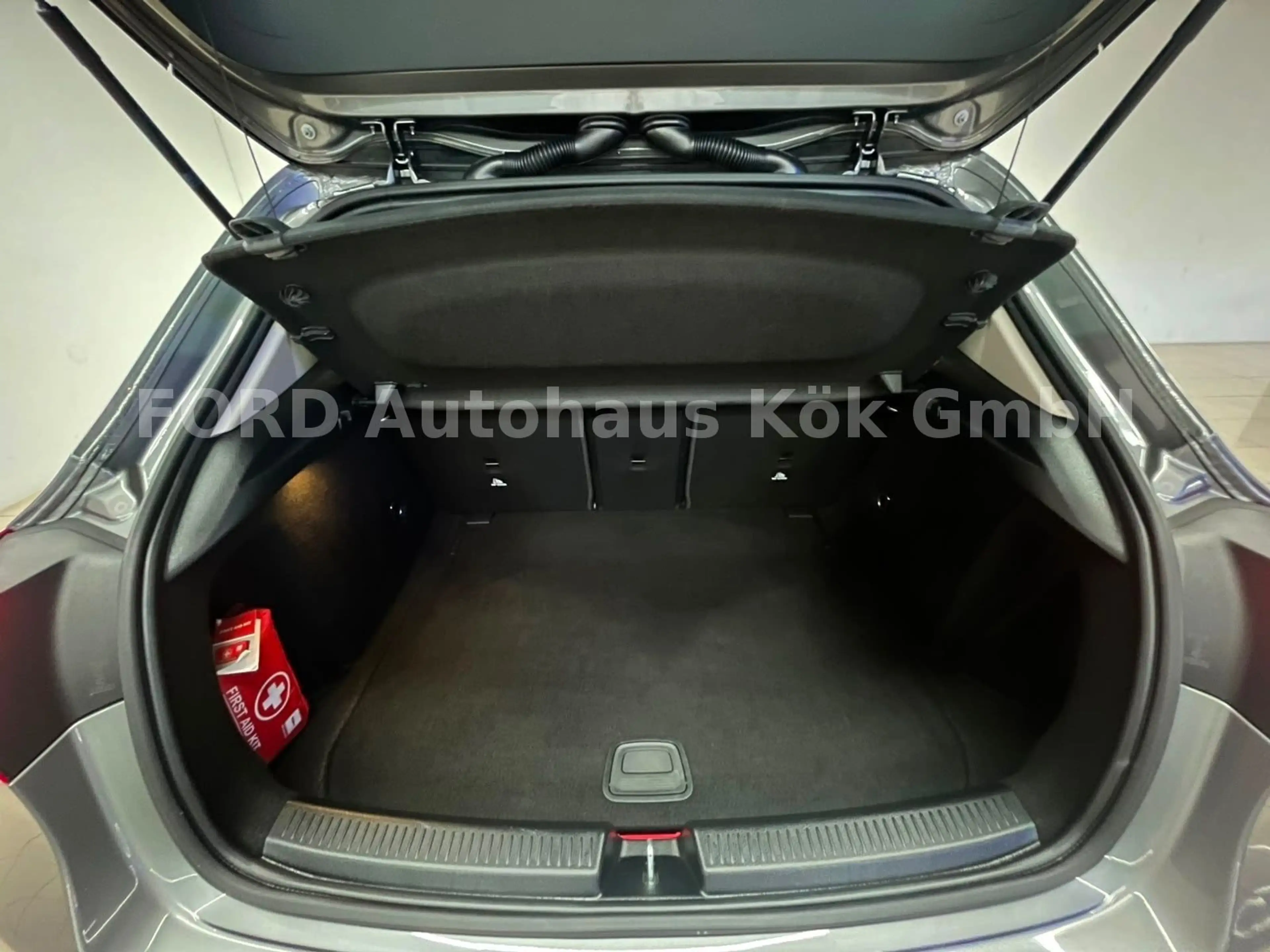 Mercedes-Benz A 180 RFK PDC Tempomat VirtualCockpit Progressiv — photo 14