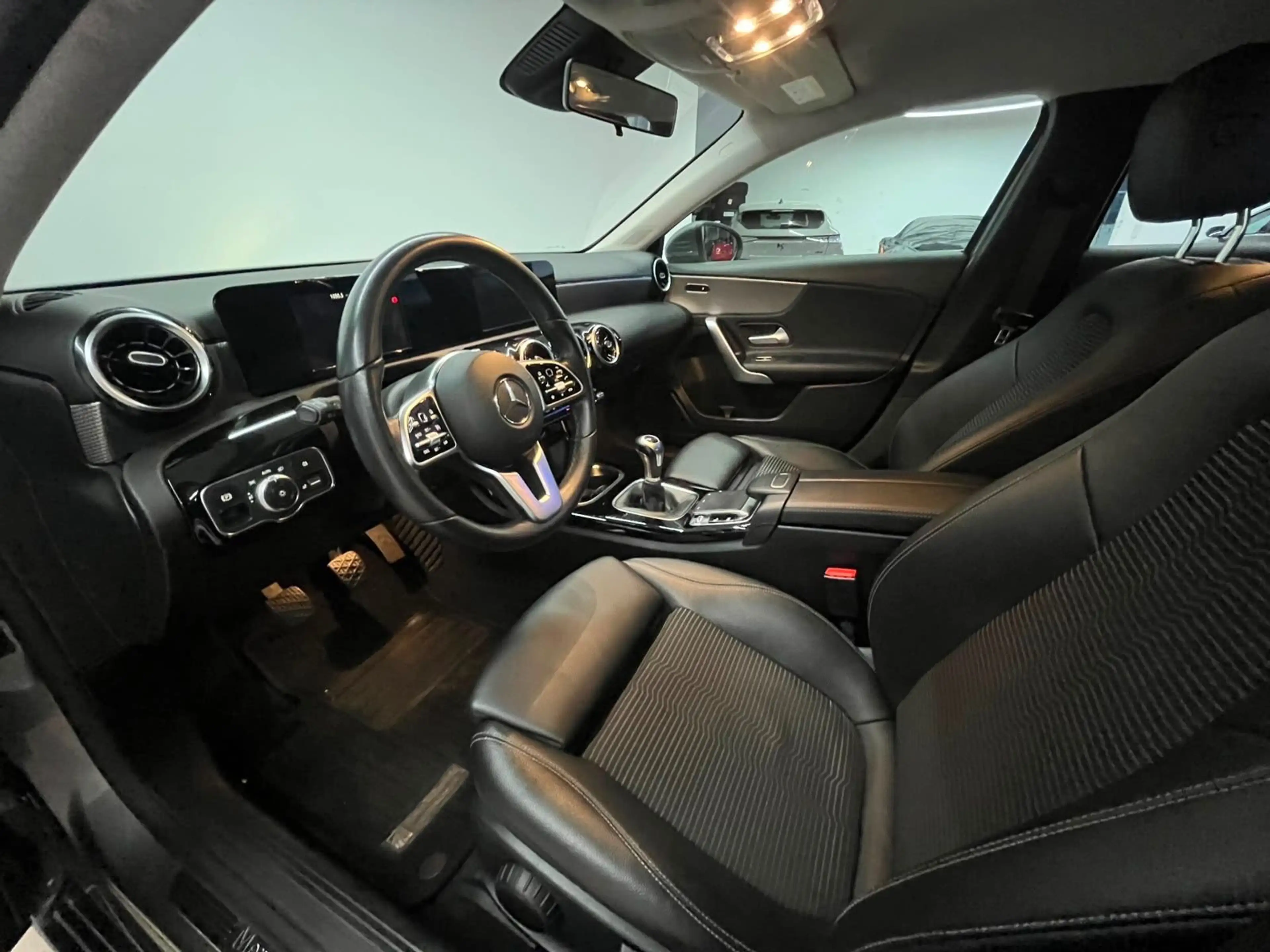 Mercedes-Benz A 180 RFK PDC Tempomat VirtualCockpit Progressiv — photo 12