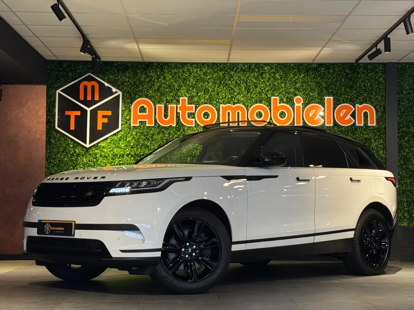 Land Rover Range Rover Velar 2.0 P400e |ACC|LANEASS.|PANO|CAMERA|400PK+ Weiß - 1